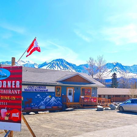 Cozy Corner Motel & Restaurant Хейнс Джънкшън Екстериор снимка