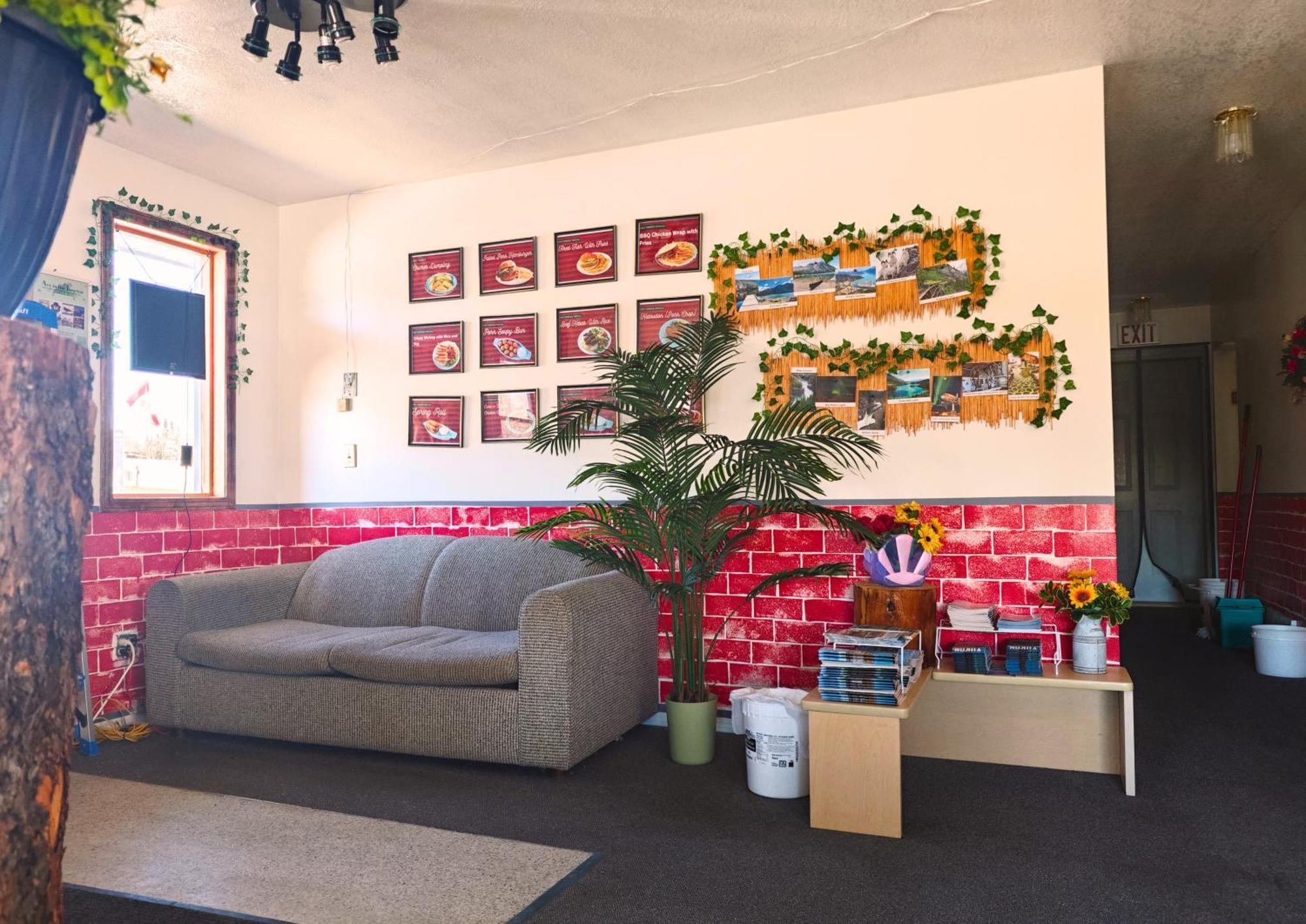 Cozy Corner Motel & Restaurant Хейнс Джънкшън Екстериор снимка
