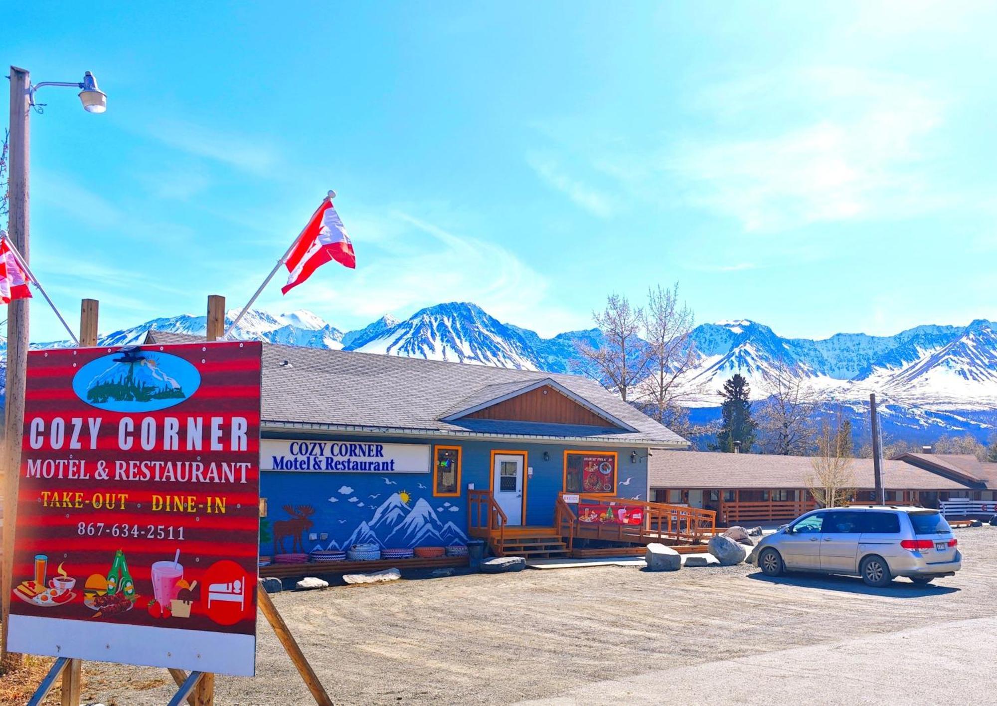 Cozy Corner Motel & Restaurant Хейнс Джънкшън Екстериор снимка