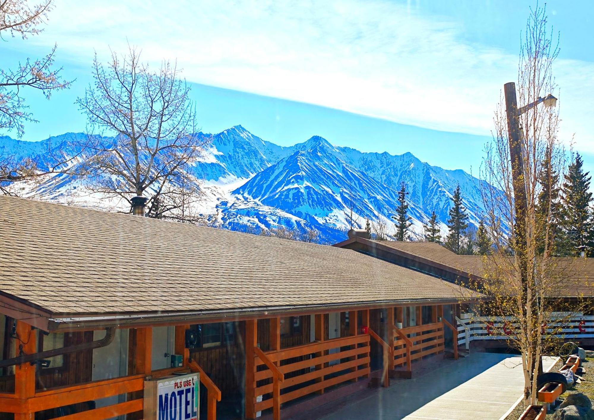 Cozy Corner Motel & Restaurant Хейнс Джънкшън Екстериор снимка