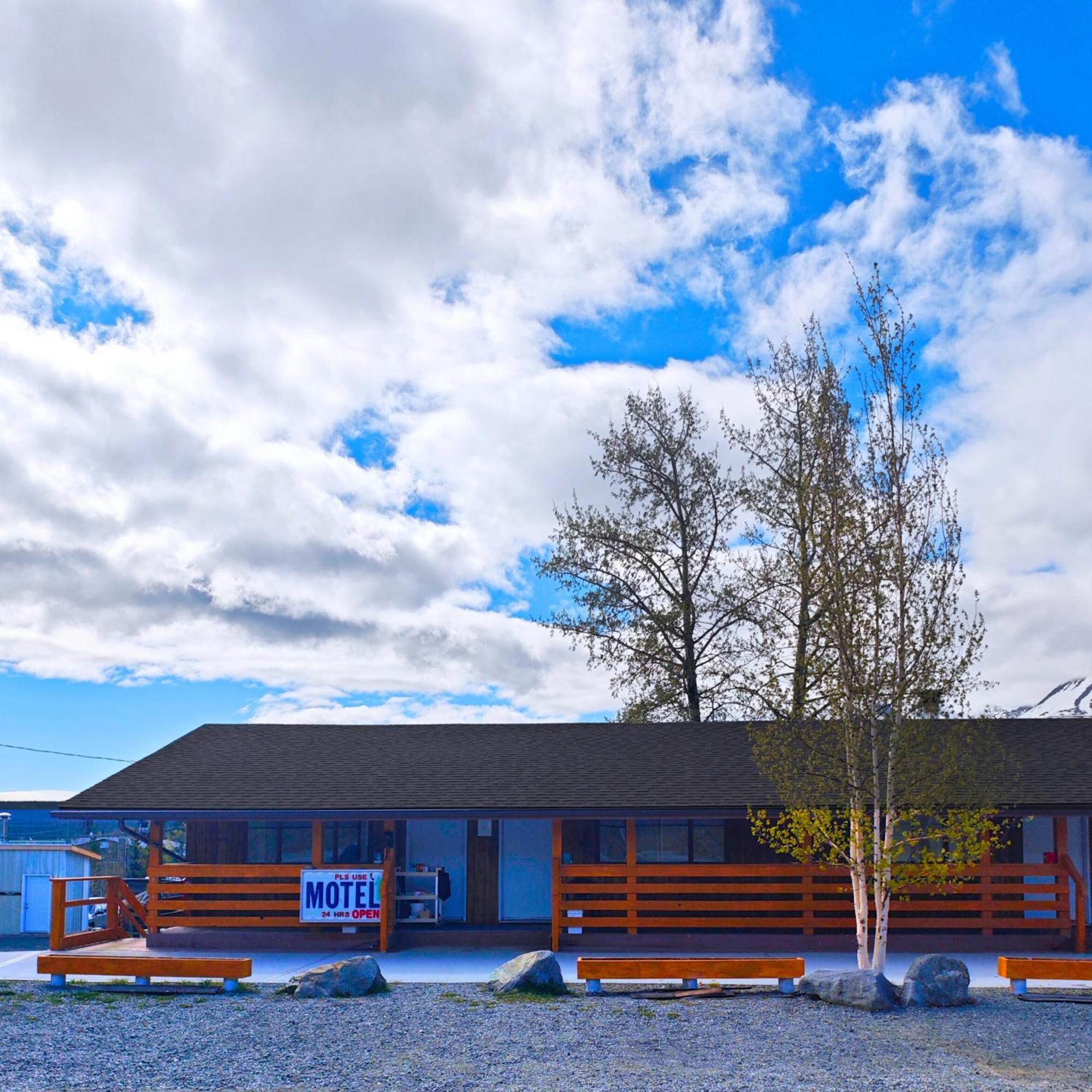 Cozy Corner Motel & Restaurant Хейнс Джънкшън Екстериор снимка