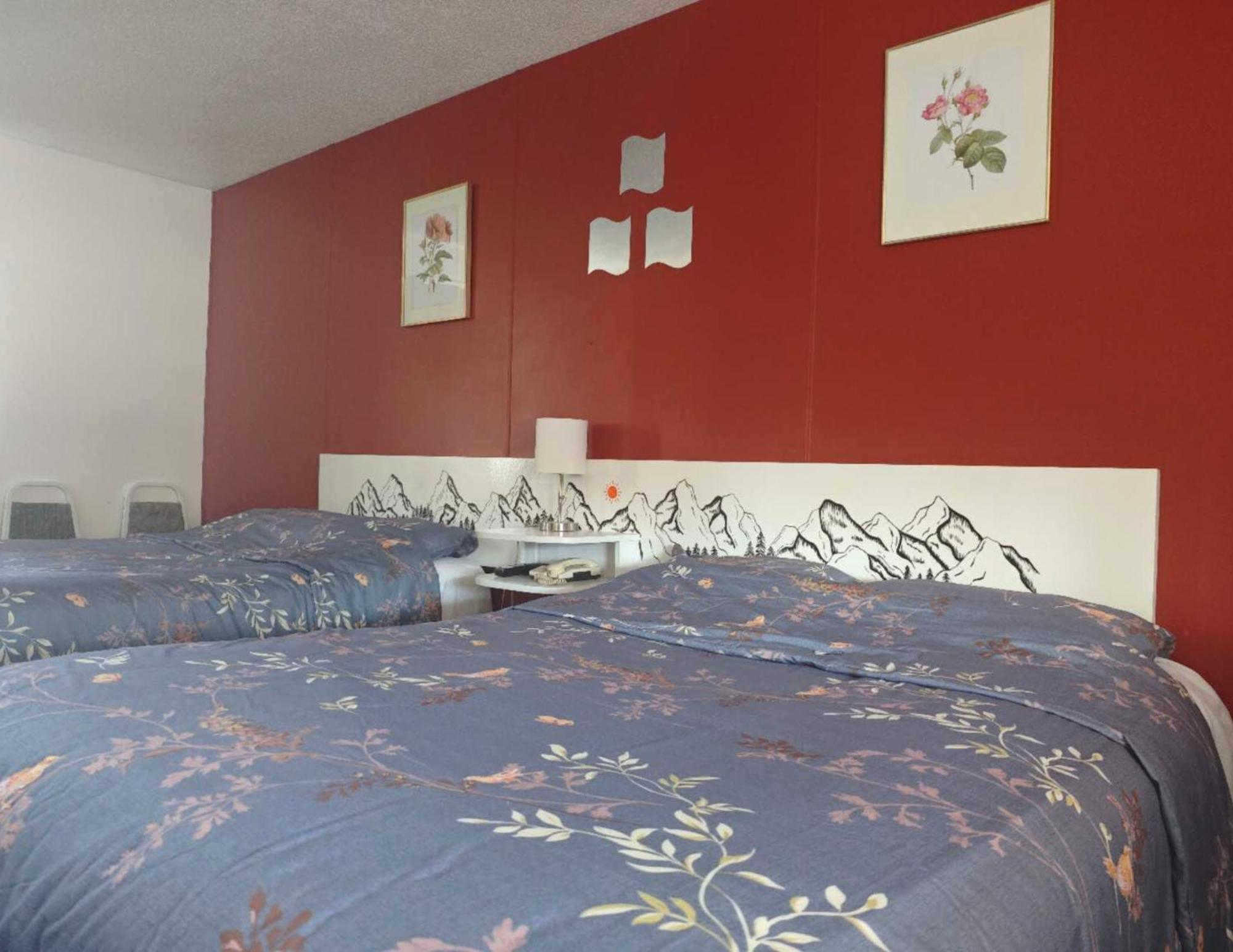 Cozy Corner Motel & Restaurant Хейнс Джънкшън Екстериор снимка