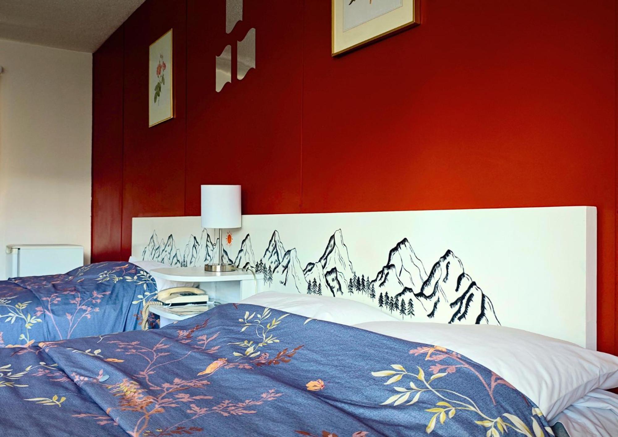 Cozy Corner Motel & Restaurant Хейнс Джънкшън Екстериор снимка