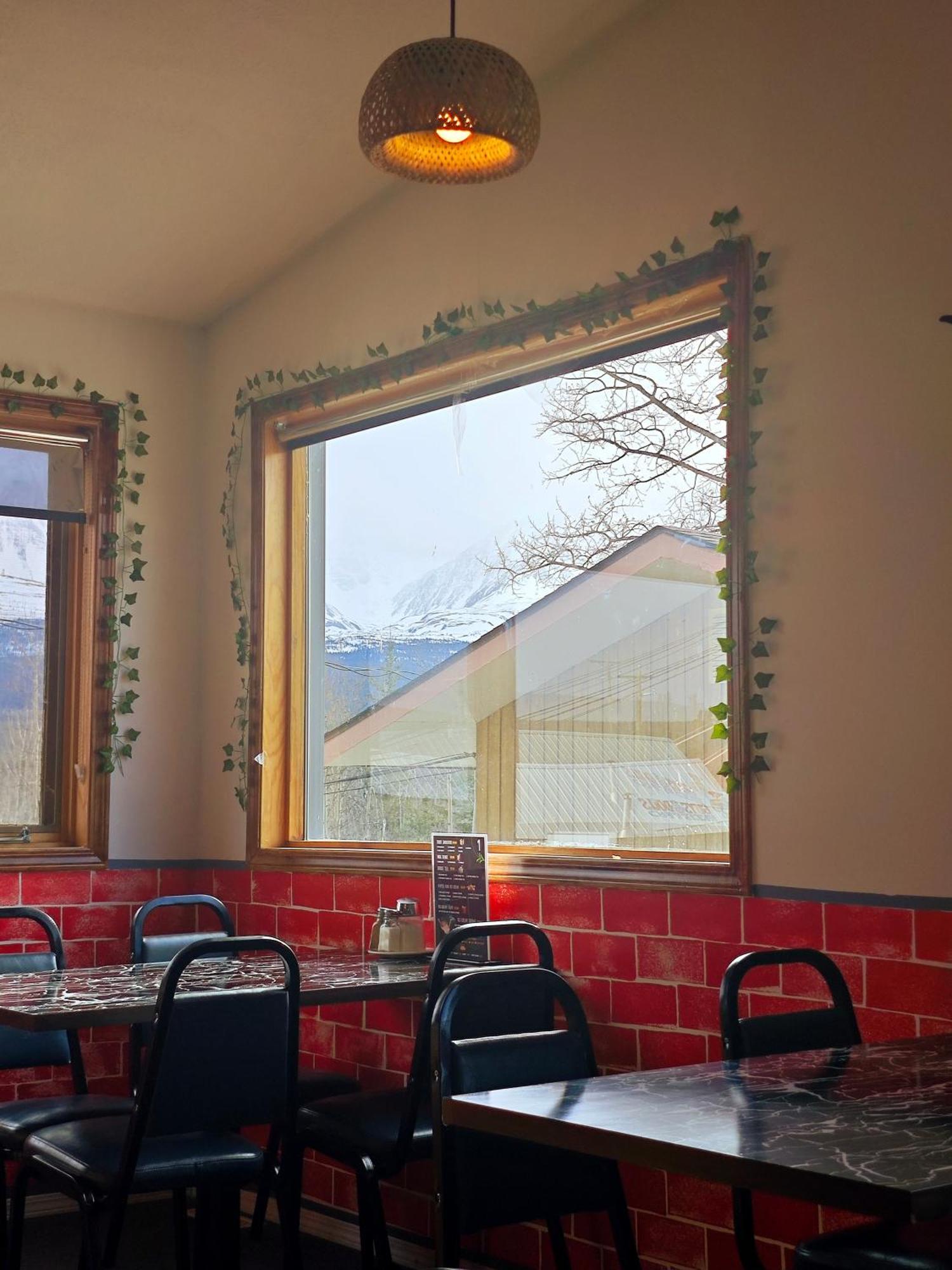 Cozy Corner Motel & Restaurant Хейнс Джънкшън Екстериор снимка